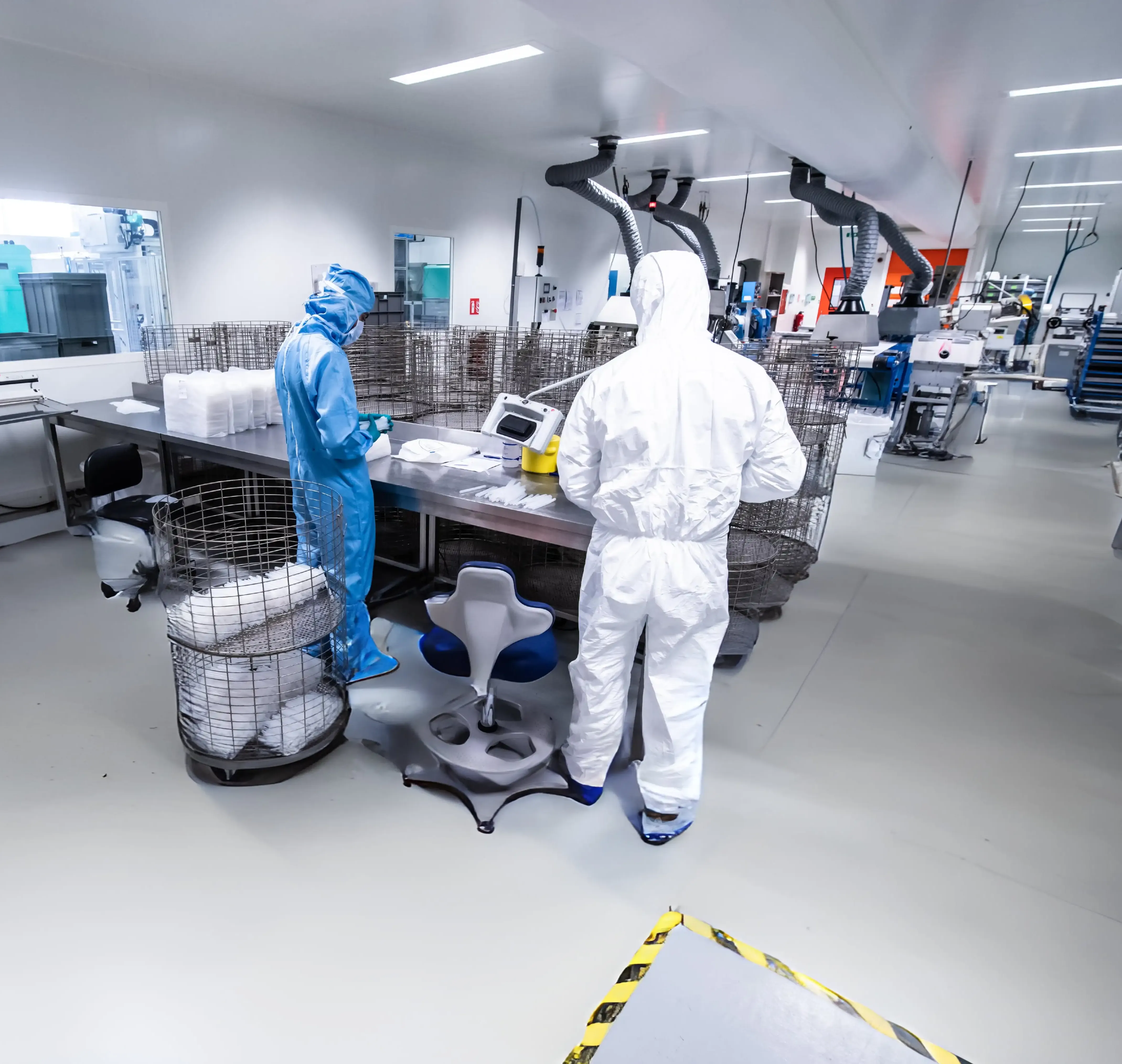 Fabricación de silicona médica en sala blanca ISO 8: por qué el entorno controlado no es opcional