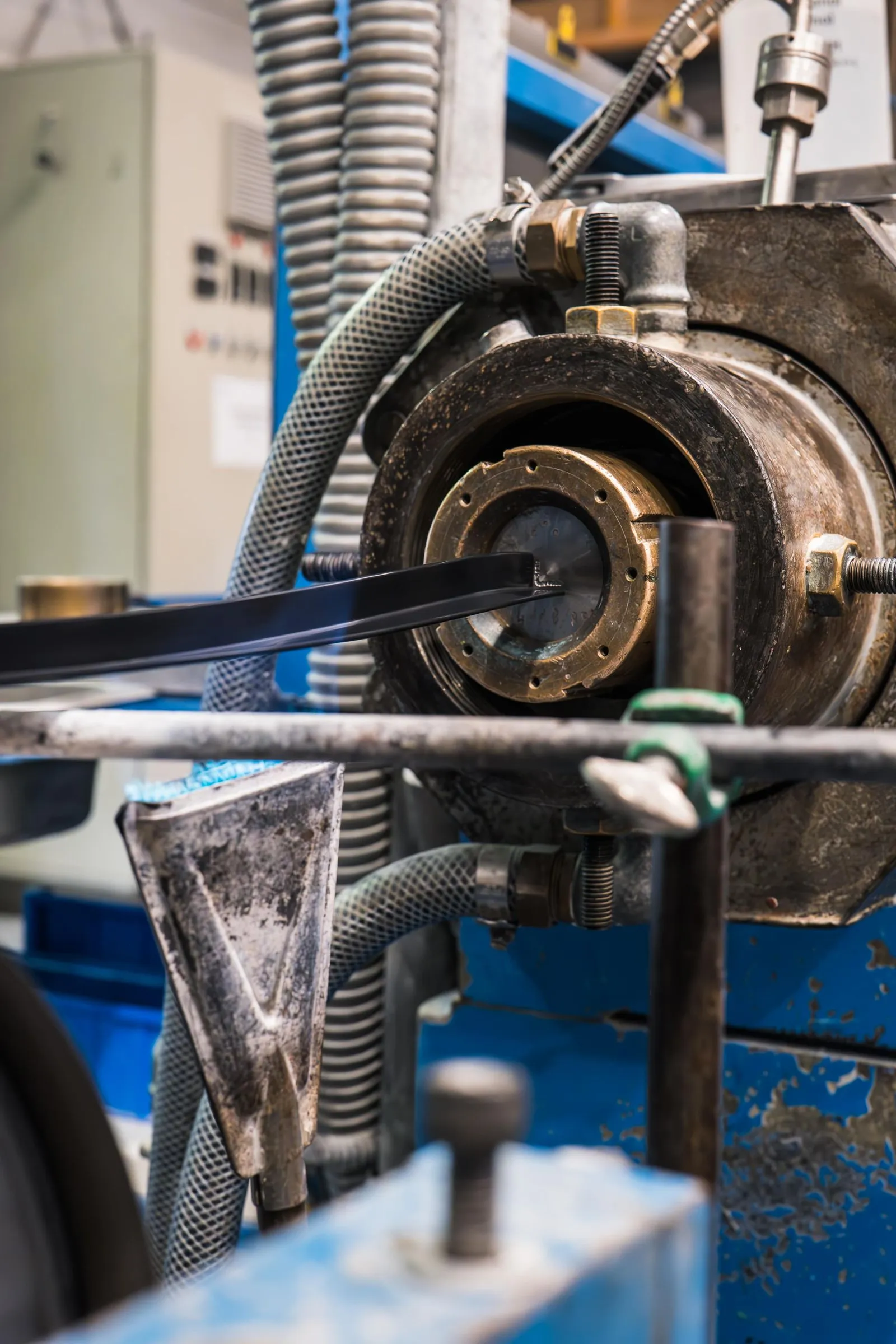 Errores de diseño en perfiles extrusionados: cómo evitar rediseños que cuestan miles de euros