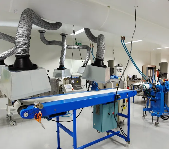 Sala de extrusión en sala blanca ISO 8