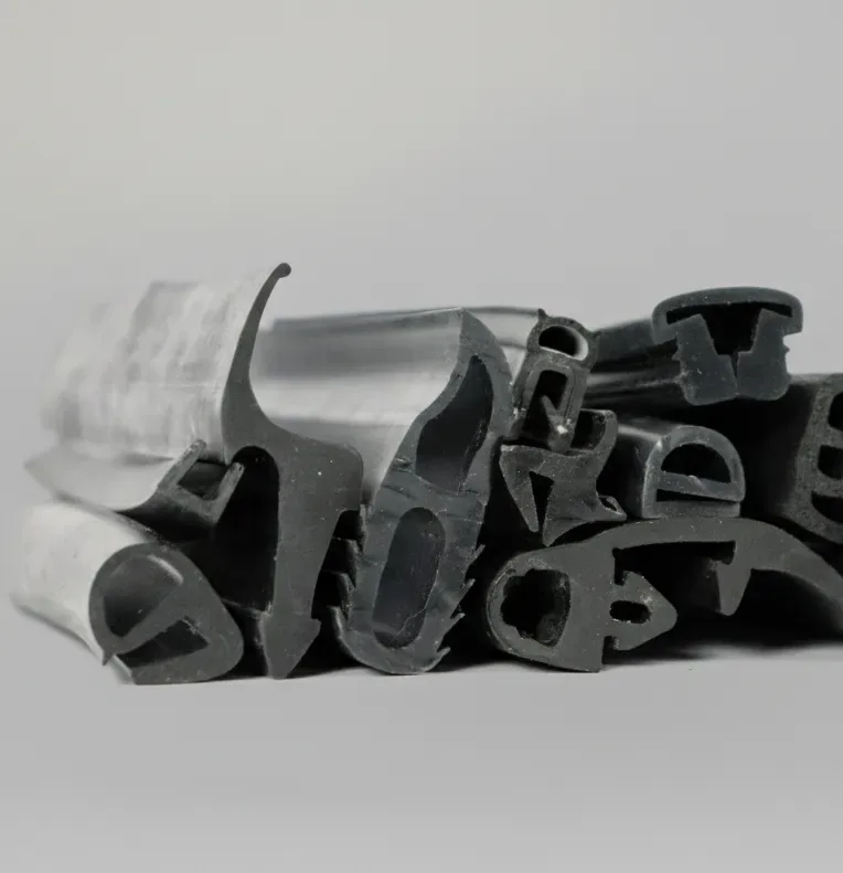 Profilés en caoutchouc EPDM extrudés sur mesure