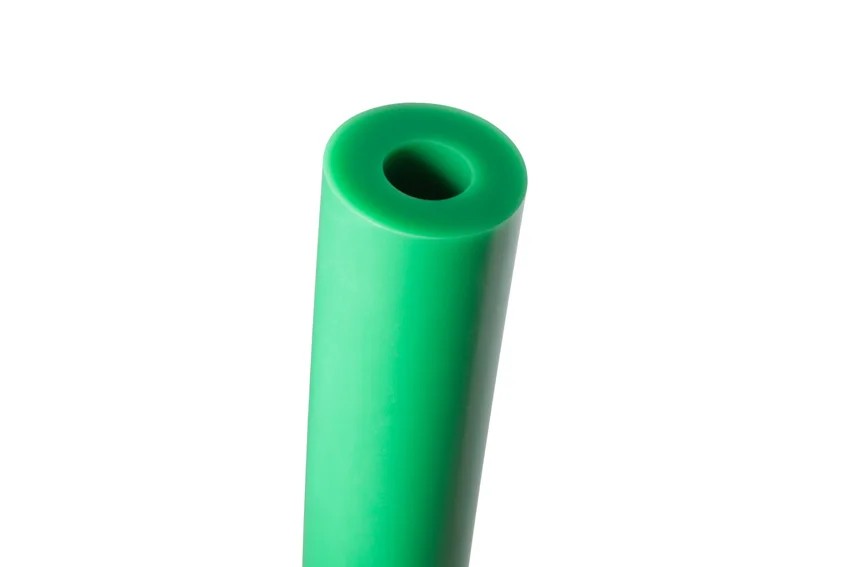 Tubo de silicona extruido en verde